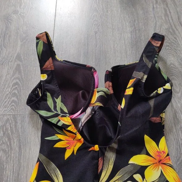 Miraclesuit Notched V Floral Print One Piece Swimsuit - Picture 10 of 15